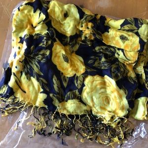 Brand new Scarf